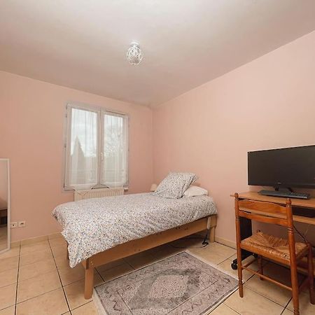 La Perle Rose Only Women Femmes Uniquement Apartment Venissieux Exterior photo